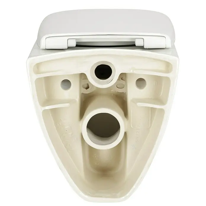 Duravit D-Code Wand-WC-Set - Spülrandlos, Ohne Spezialglasur, Spülform: Tief, WC Abgang: Waagerecht, Weiß - Nahaufnahme einer weißen Keramiktoilette von unten, die ihre Befestigungsdetails und das schlichte Design zeigt.