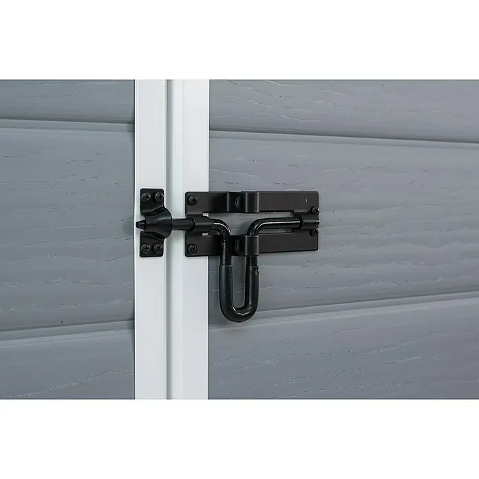 Keter Caseta para jardín Manor 4x6 - Medidas ext. (An x Pr): 130 x 192 cm, Plástico, Antracita/Blanco - Primer plano de un pestillo de gancho de tormenta negro fijado a una pared gris, garantizando un cierre seguro y duradero.