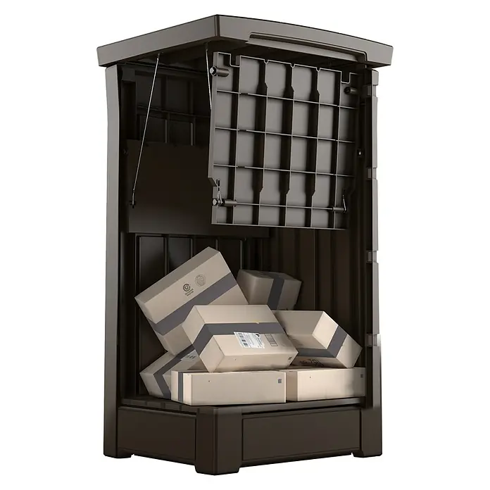 Keter Garten-Aufbewahrungsbox Paketbox ParcelDropBox - 62,1 x 62,1 x 112 cm, Grau - Ein Paketkasten mit mehreren Paketen darin. Der Paketkasten ist in dunklen Farben gehalten und die Pakete sind unterschiedlich groß.