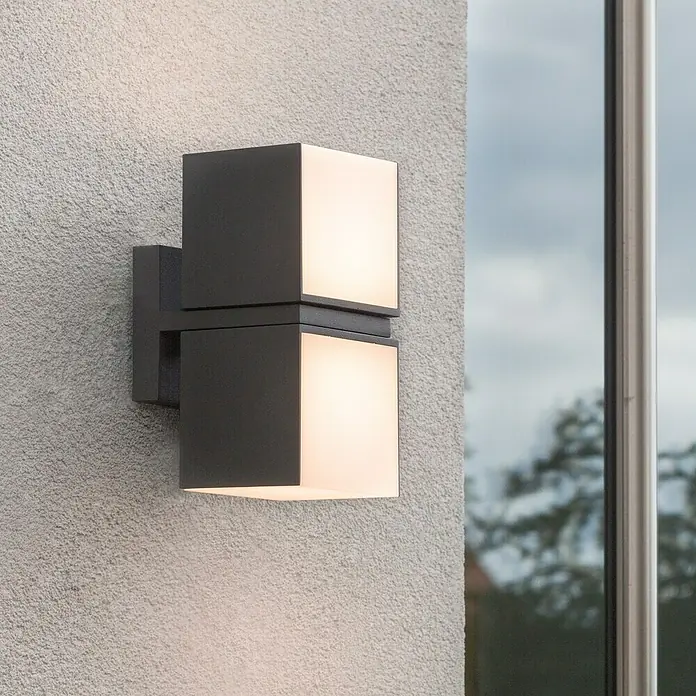 Lutec Cuba LED-Außenwandleuchte - 24 W, 10 x 9,5 x 21,3 cm, Anthrazit/Weiß, IP54 - Moderne Außenleuchte mit zwei würfelförmigen Lichtelementen in Schwarz, ideal für Fassadenbeleuchtung.\n