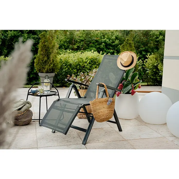 Sunfun Maja Garten-Liegestuhl - Aluminium, Textil, Rückenlehne verstellbar, Anthrazit, B x T x H: 61 x 69 x 111 cm - Entspannen Sie stilvoll mit dieser grauen Gartenliege. Perfekt für sonnige Tage im Freien mit Beistelltisch und Dekoelementen.
