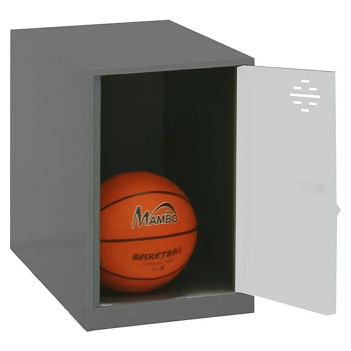Simonrack Simonlocker Taquilla Mini - L x An x Al: 50 x 30 x 47,5 cm, Número de puertas: 1 ud., Antracita/Blanco - Taquilla gris con puerta abierta y un balón de baloncesto naranja Mambo dentro.