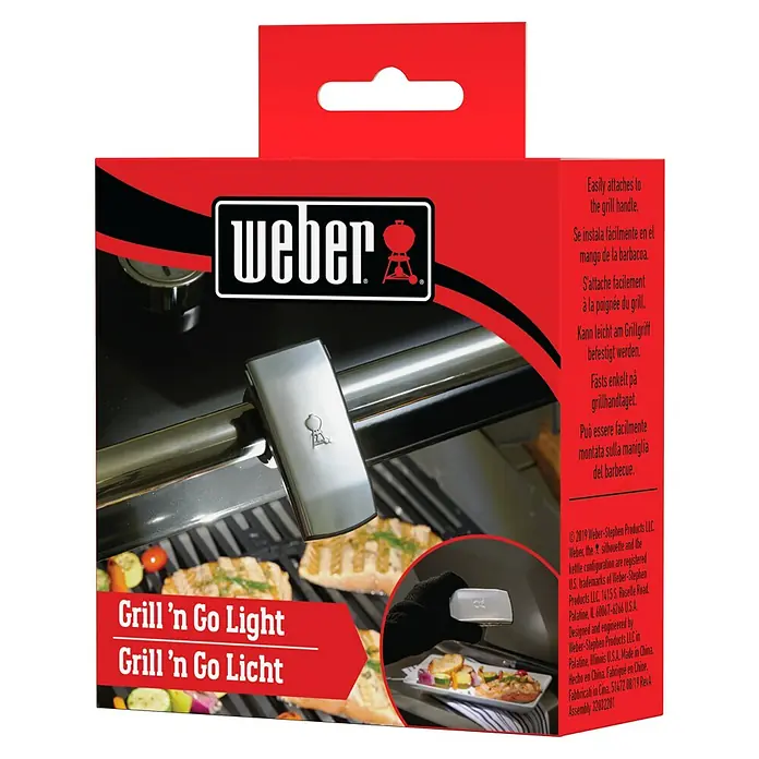 Weber Grifflicht - Passend für: Weber Gasgrills Genesis II / Spirit II / Genesis, Spirit & Summit - Serie (ab Baujahr 2007) - Weber Grill 'n Go Light Verpackung. Die Grillleuchte lässt sich einfach am Grillgriff befestigen und sorgt für optimale Ausleuchtung beim Grillen.