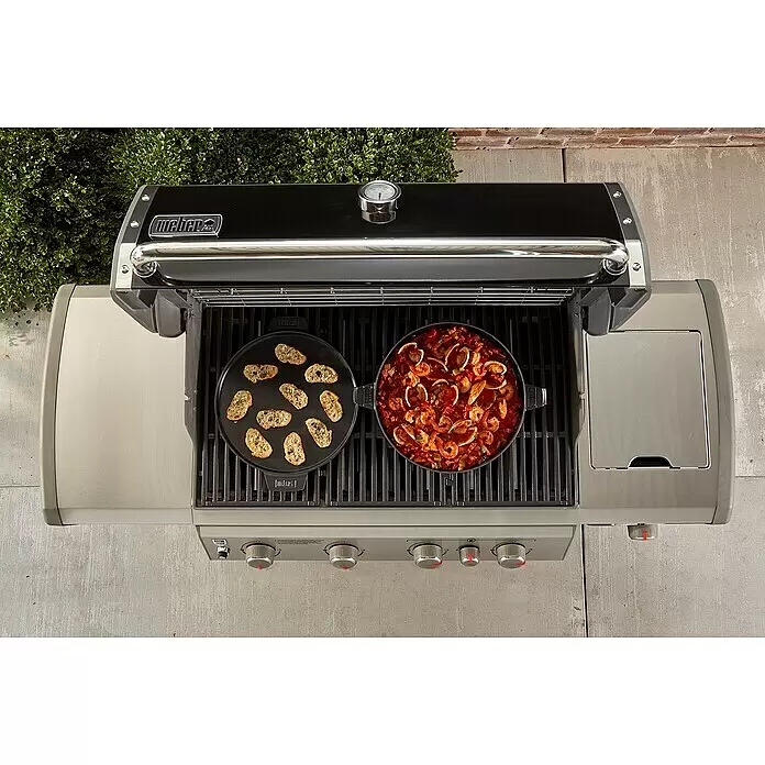 Weber Dutch Oven 2in1 - L x B x H: 33,5 x 42,37 x 12,27 cm, Gusseisen - Stimmungsaufnahme