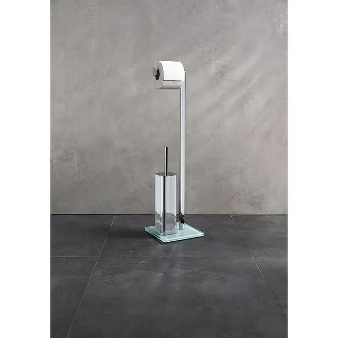 Camargue Toilettenbutler Chariz - Höhe: 72 cm, Chrom, Glänzend - Eine glänzende Chrom-Toilettenpapierhalterung mit Bürste steht vor einer grauen Wand, die Funktionalität und modernes Design vereint.
