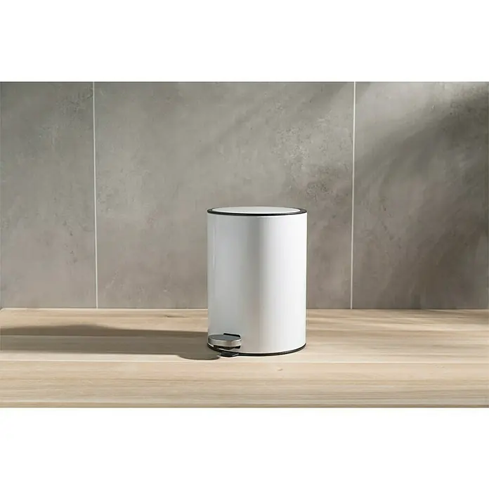 Camargue Treteimer Luba3 l, Edelstahl, Weiß - Ein stilvoller, weißer Treteimer mit schwarzem Rand, der perfekt für jedes moderne Badezimmer oder WC geeignet ist. Ideal für stilvolle Müllentsorgung.