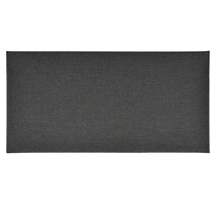 Fllow Wandpolster-Set Inari A4 - 270 x 180 cm, Anthrazit - Nahaufnahme eines grauen, rechteckigen Stoffkissens mit subtiler Textur, ideal für moderne Wohnräume und Komfort.
