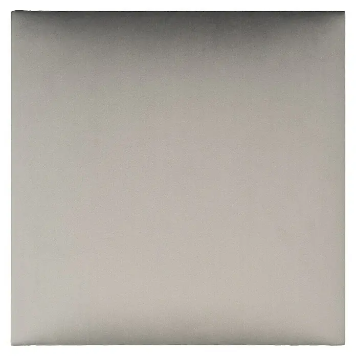 Fllow Wandpolster-Set Velvet A2 - 300 x 120 cm, Grau - Grauer, quadratischer Hintergrund, ideal für Produktpräsentationen. Die subtile Farbgebung lenkt nicht von den dargestellten Objekten ab.