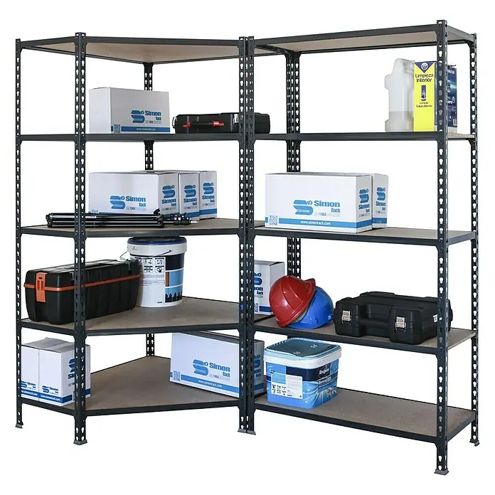 Simonrack Maderclick Eckregale-Set Maderclick Corner - H x B x T: 180 x 90 x 30 cm, Traglast pro Boden: 150 kg, Anzahl Böden: 10 Stk., Stecken, Anthrazitgrau - Ein volles Metallregal von Simon Rack, ausgestattet mit verschiedenen Werkzeugen, Boxen und Behältern, die auf den Regalböden angeordnet sind.