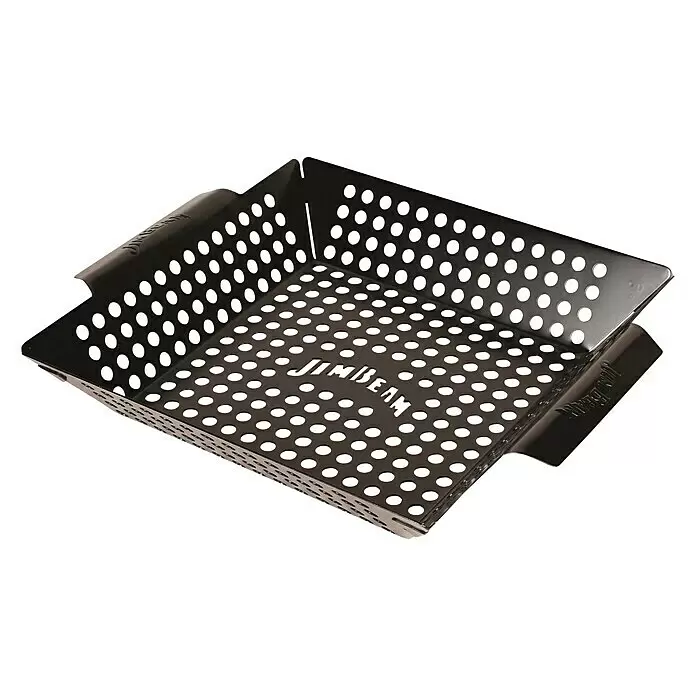 Jim Beam Gemüsekorb - Metall, L x B: 30,5 x 38,5 cm - Schwarzer, perforierter Metall-Grillkorb mit „JIM BEAM“-Logo und integrierten Griffen, ideal zum Grillen kleiner Speisen.