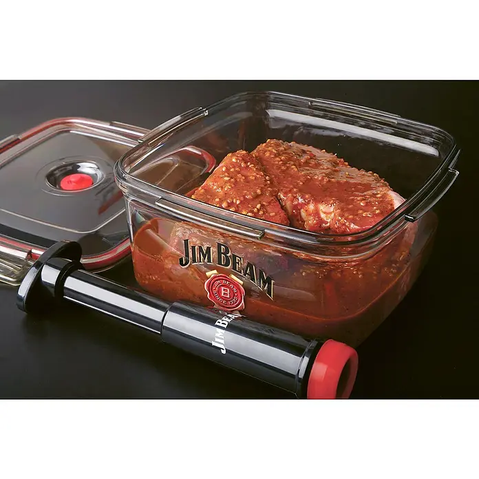 Jim Beam Vakuumbehälter - Kunststoff, L x B x H: 21,5 x 21,5 x 12 cm - Jim Beam Marinierbox mit Pumpe und Fleisch, perfekt zum Marinieren und Aufbewahren von Speisen, mit dem Logo der Marke Jim Beam.