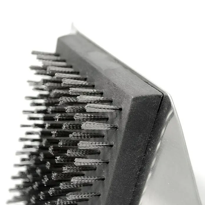 Jim Beam Grillbürste - Länge: 46 cm - Detailaufnahme einer Drahtbürste, die die Borsten und die robuste Konstruktion hervorhebt. Ideal für Reinigungsarbeiten.