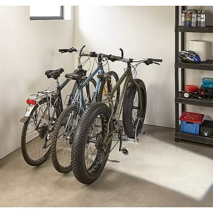 Mottez Fahrradständer B129V3XL - L x B x H: 98 cm x 39 mm x 45 mm, 3 Fahrräder, Feuerverzinkt - Stimmungsaufnahme