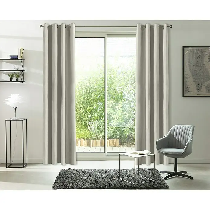 Cortina térmica Fresh - An x Al: 140 x 250 cm, 100% poliéster, Crudo - Una habitación luminosa con cortinas elegantes que filtran suavemente la luz. Las cortinas dan un toque elegante al espacio.