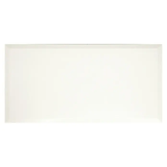 Wandfliese Metro XXL - 30 x 60 cm, Weiß, Matt - Ein minimalistischer, quadratischer Spiegel mit klaren Linien, ideal für moderne Badezimmer oder Flure. Seine schlichte Eleganz wertet jeden Raum auf.