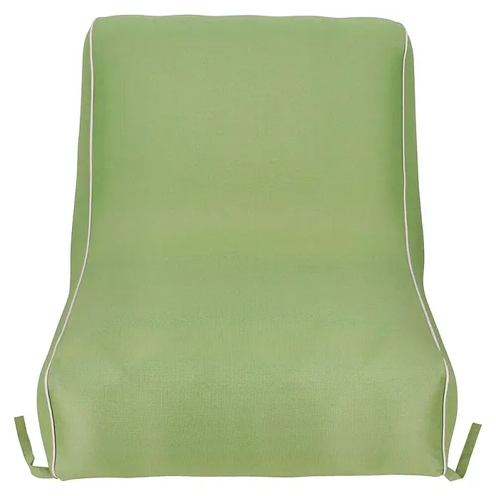 Sitzsack Aufblasbar - 70 x 90 x 70 cm, Grün, 100 % Polyester - Nahaufnahme eines hellgrünen Kissens mit weißer Paspelierung, das ein bequemes und stilvolles Accessoire für Ihre Gartenmöbel darstellt.