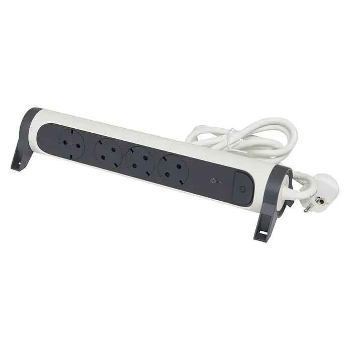 Legrand Base de enchufe múltiple Confort/Seguridad - Número de enchufes Schuko: 4 ud., Blanco / Negro, Longitud del cable: 1,5 m - Imagen de una regleta blanca con cuatro enchufes.