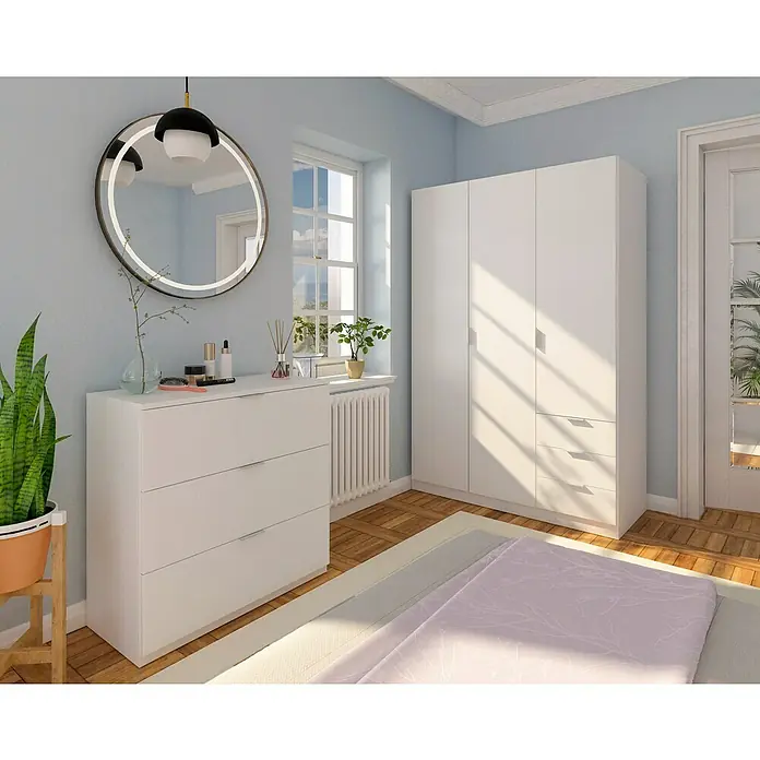 Armario para ropa Basic - L x An x Al: 52 x 121 x 180 cm, Blanco - Dormitorio luminoso con una cómoda blanca de tres cajones y un gran armario blanco. Una planta de interior añade un toque de color.