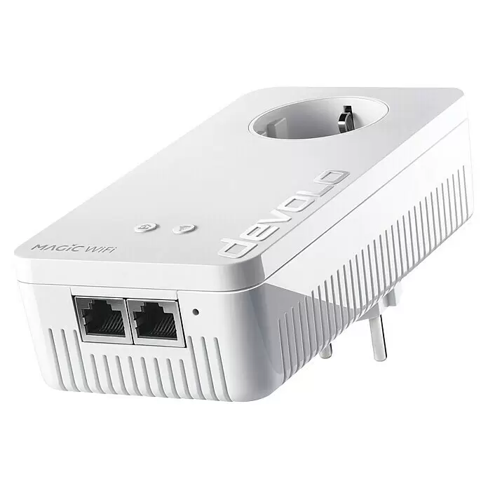 Devolo Erweiterungsadapter Magic 2 WiFi 6 - 1 Stk., Passend für: devolo Magic-Reihe - Weißer Devolo Magic WiFi Powerline Adapter mit zwei Ethernet-Ports und integrierter Steckdose, schräg dargestellt.