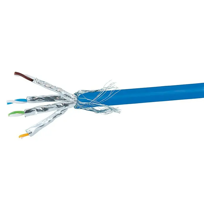 Schwaiger Netzwerkleitung CAT 8.1 S/FTP - Länge: 50 m, Blau, Bis zu 40 Gbit/s - Nahaufnahme eines blauen Cat7-Kabels mit freiliegenden, farbcodierten Twisted-Pair-Leitern und Abschirmung.