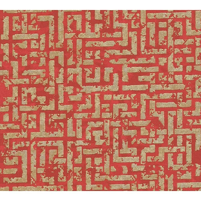 A.S. Création My Home My Spa Vliestapete Tetris - Rot Metallic, Grafisch, 10,05 x 0,53 m - Ein roter Teppich mit goldenem Labyrinthmuster, das Textur und Tiefe verleiht. Das Design ist komplex und auffällig.