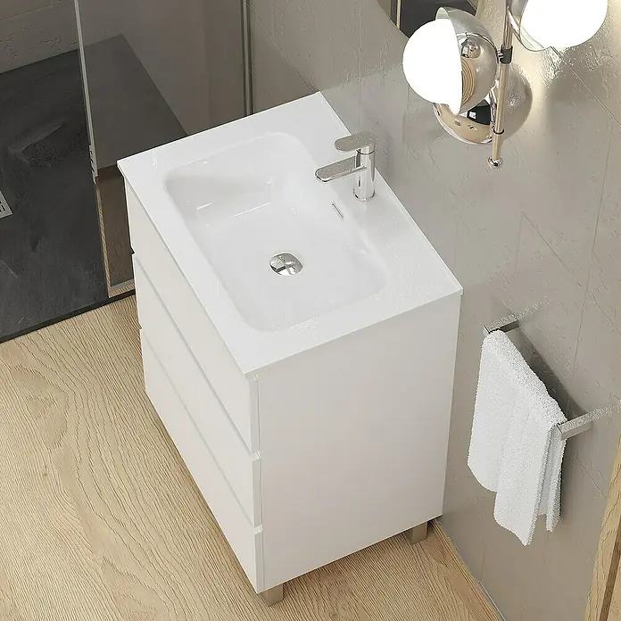 Artysan Conjunto de mueble de baño Basic 3C - Ancho: 60 cm, Ancho total del mueble de baño: 60 cm, Blanco, Mate, 3 pzs. - Baño moderno con mueble de lavabo blanco, toallero e iluminación elegante, creando un espacio funcional y elegante.