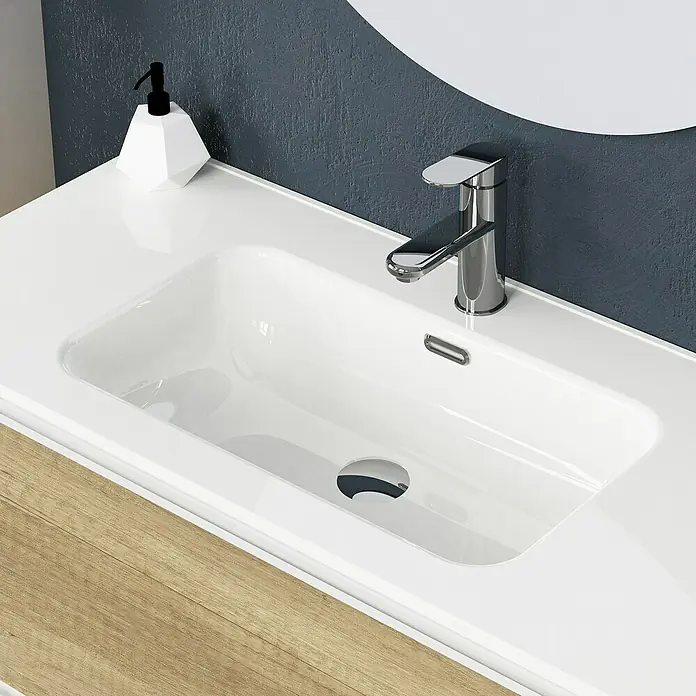 Artysan Mueble bajo de lavabo Barcelona 2C - L x An x Al: 44,6 x 100 x 83,3 cm, Nature - Primer plano de un baño moderno con un lavabo elegante, grifo y dispensador de jabón.