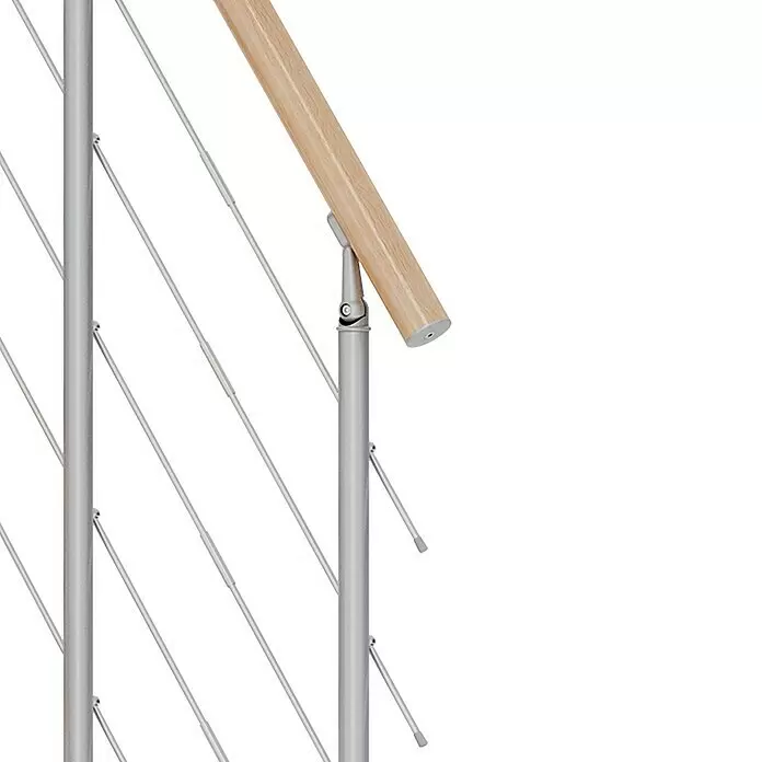 Dolle Mittelholmtreppe Basel - Breite: 64 mm, Perlgrau, Variabel, Farbe Stufen: Buche Natur, Geschosshöhe: 258 cm - 315 cm - Modernes Geländersystem mit hellem Holzhandlauf und silbernen Metallpfosten und -seilen.