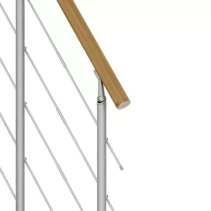 Dolle Mittelholmtreppe Basel - Breite: 64 mm, Perlgrau, Variabel, Farbe Stufen: Eiche Natur, Geschosshöhe: 222 cm - 270 cm - Abgewinkelter heller Holzhandlauf auf silbernen Metallpfosten mit diagonalem Drahtseilfüllung.