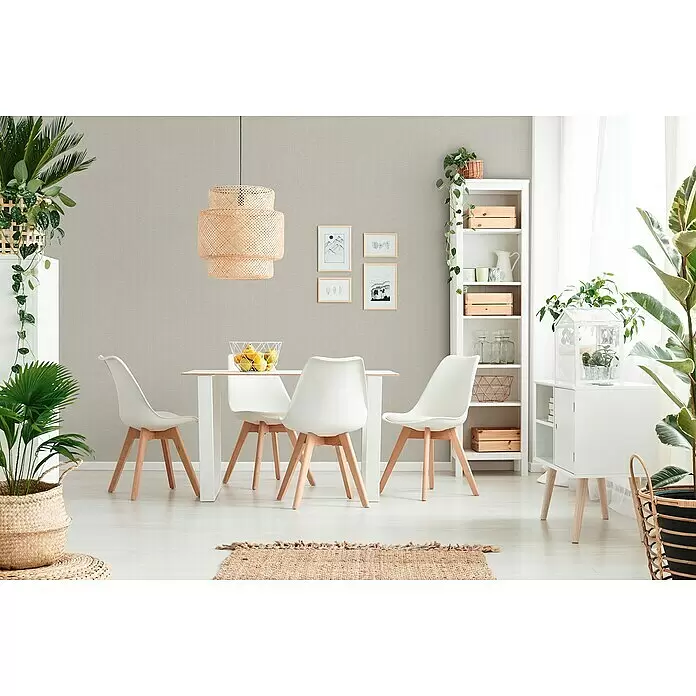 A.S. Création Hygge 2 Vliestapete Gewebe - Grau, Uni, 10,05 x 0,53 m - Geschichtete Pendelleuchte aus geflochtenem Rattan über einem modernen Esstisch.