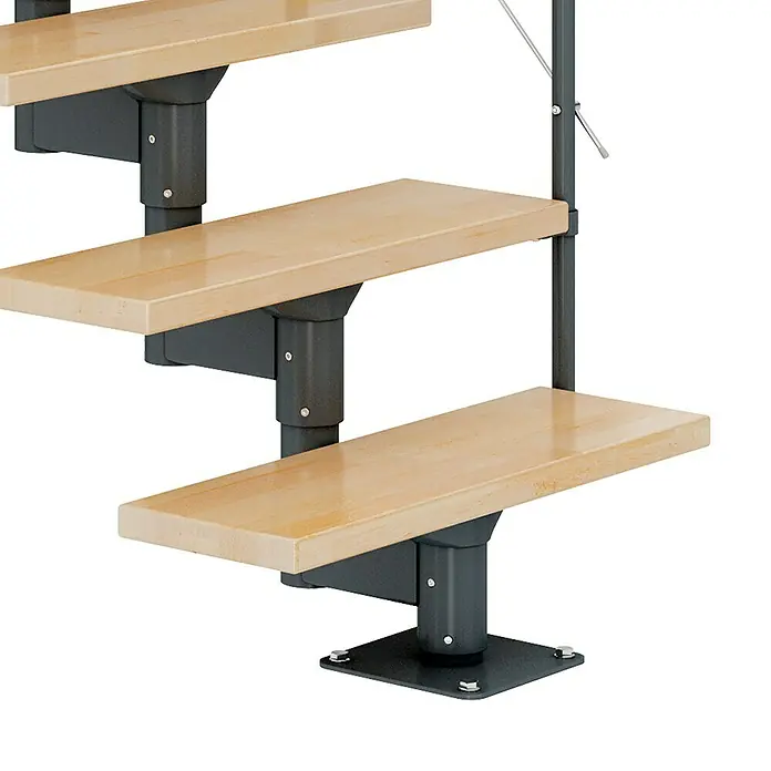 Dolle Mittelholmtreppe Boston - Breite: 74 mm, Anthrazitgrau, Gerade, Farbe Stufen: Buche Natur, Geschosshöhe: 228 cm - 300 cm - Detailansicht einer modernen Holztreppe mit stilvollem Design und grauen Metallstützen.