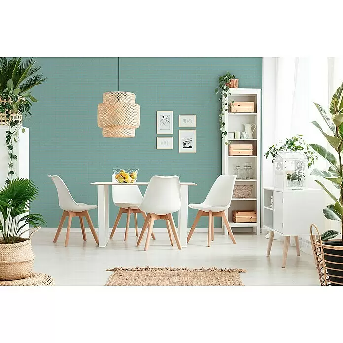 A.S. Création Trendwall 2 Vliestapete Art Deco groß - Türkis, Grafisch, 10,05 x 0,53 m - Türkise Tapete mit dezentem geometrischem Muster an einer Esszimmerwand, die eine ruhige Kulisse für die Möbel bildet.