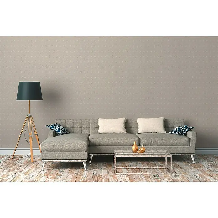 A.S. Création Cuba Vliestapete Design - Beige/Rot, Grafisch, 10,05 x 0,53 m - Elegantes Wohnzimmer mit grauem Sofa, Stehlampe und Couchtisch. Das perfekte Ambiente für entspannte Stunden.
