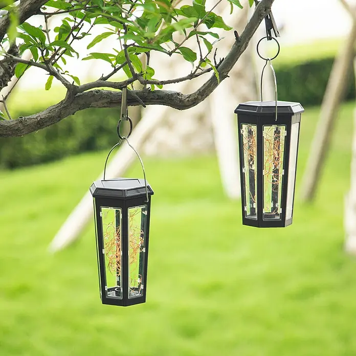 Arte confort Lámpara decorativa solar Aura - Negro, IP44 - Dos linternas solares colgantes con luces de hadas de color blanco cálido. Estas lámparas añaden un toque acogedor a cualquier jardín.
