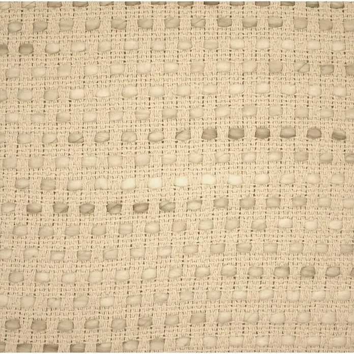 Cojín Dakira - 45 x 45 cm, Textil, Natural, Cuadrado - Primer plano de un tejido beige con patrones tejidos cuadrados y acentos decorativos para proyectos textiles elegantes.