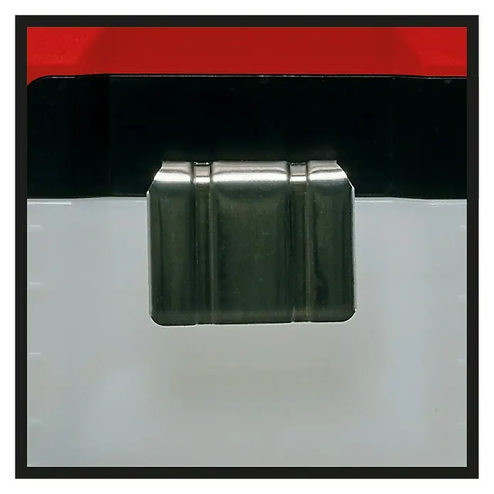 Einhell Power X-Change 18V Akku-Sprühgerät GE-WS 18/35 Li-Solo - 18 V, Anzahl Akkus: Ohne Akku, Betriebsdruck: 2,5 bar - Nahaufnahme einer Metallschnalle an einem Produkt, möglicherweise einer Box oder einem Behälter, mit roter und schwarzer Farbe im Hintergrund.