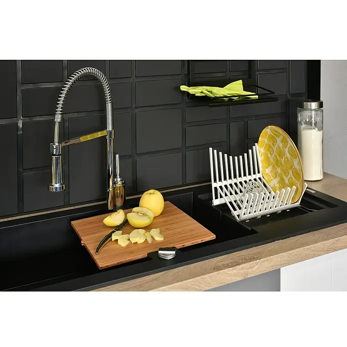 Carea Einbauspüle Katla - 118 x 50 cm, Schwarz - Küchenspüle mit Abtropfgestell, Armatur und Schneidebrett. Das moderne Design bietet Funktionalität für die Küchenarbeit.