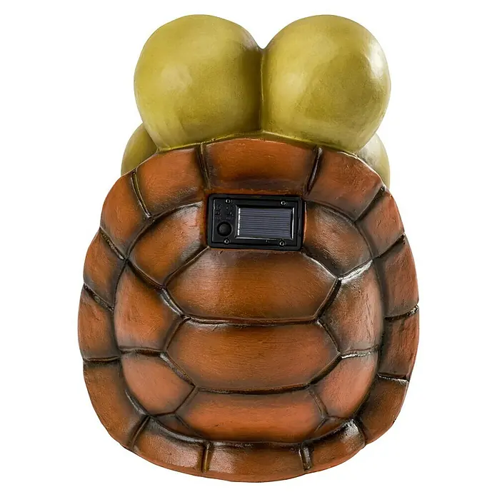 BAUHAUS Solar-Dekoleuchte - Lichtfarbe: Warmweiß, 24 x 27 x 35 cm, Schildkröte - Nahaufnahme einer dekorativen Schildkrötenfigur mit Solarpanel am Panzer. Die Figur ist aus Kunstharz gefertigt und zeigt Details.