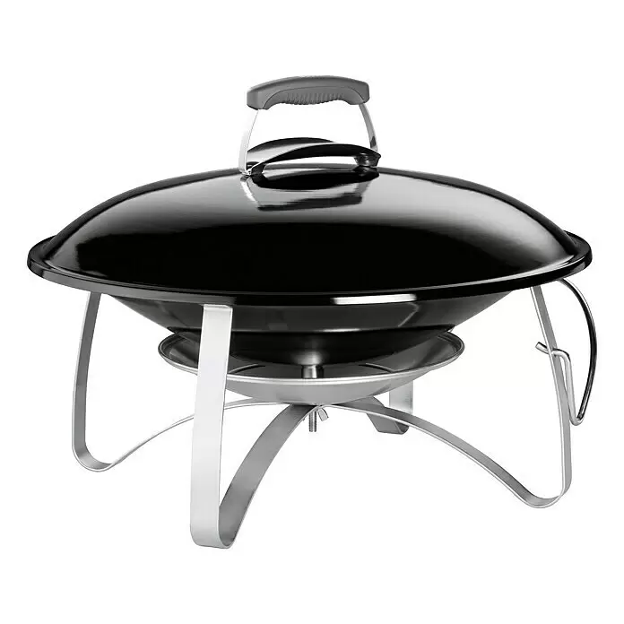 Weber Brasero - Black, Ø x Al: 61,75 x 45,4 cm - Parrilla portátil negra con tapa abovedada y mango gris sobre un soporte metálico plateado.