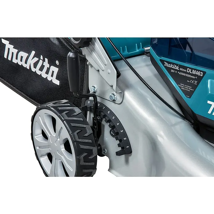 Makita LXT 18V Akku-Rasenmäher DLM463PG4 - 36 V, 4 Akkus, 6 Ah, Schnittbreite: 46 cm - Nahaufnahme des Makita Rasenmähers mit gut sichtbarer Schnitthöhenverstellung.