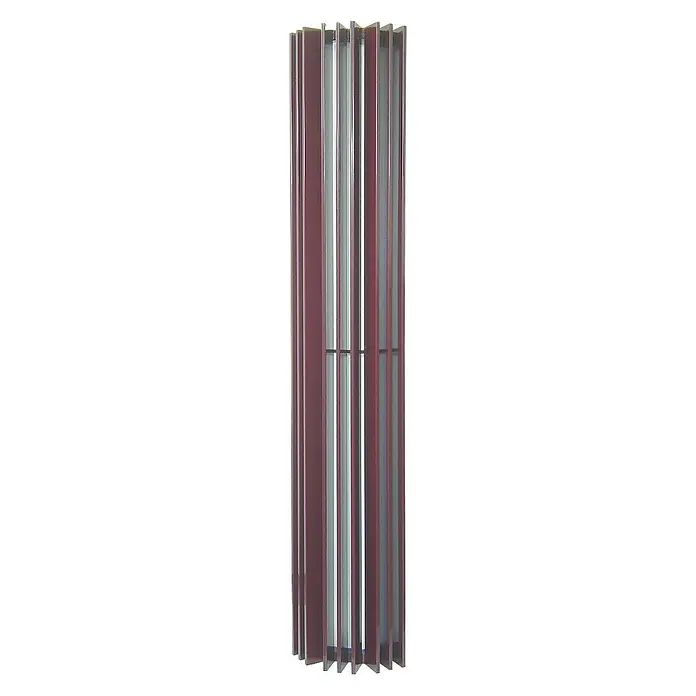 Admiral Designheizkörper Basel Vario - B x H: 330 x 1.800 mm, Wärmeleistung bei Vorlauftemperatur von 75 °C (D: 50): 1.038 W, Bordeaux - Ein vertikaler Säulenheizkörper in Rotbraun und Grau mit Lamellenstruktur, der für moderne Heizsysteme und als stilvolles Designelement dient.