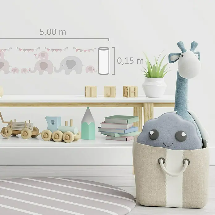 A.S. Création Only Borders 11 Tapetenborte Elefanten - Kunststoff, Rosa/Grau - Kinderzimmer mit einer Elefantenbordüre, Regalen mit Spielzeug und einem Giraffenkuscheltier.