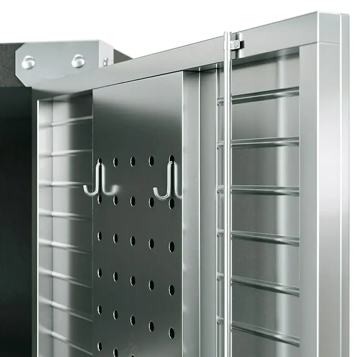 Wisent Werkstatt-Hochschrank - L x B x H: 46 x 91 x 183 cm, Silber/Schwarz - Ein Blick auf ein Werkzeugwandsystem aus Metall mit Haken und Lochmuster, ideal zur Organisation von Werkzeugen.