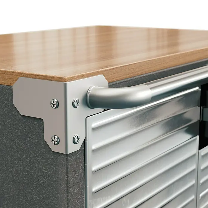Wisent Werkstattwagen - L x B x H: 51 x 71 x 88 cm, Anzahl Schubladen: 4 Stk., Stahl - Nahaufnahme eines modernen Werkstattschranks mit Holzplatte, Metallakzenten und einer praktischen Griffstange für einfachen Zugriff auf Werkzeuge.