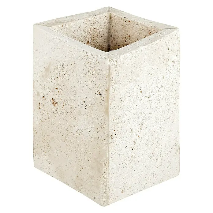 Bath Stage B-Sandy Portacepillos - L x An x Al: 75 x 75 x 11 cm, Piedra natural - Vista detallada de una maceta rectangular de travertino de color claro con textura porosa e interior hueco.