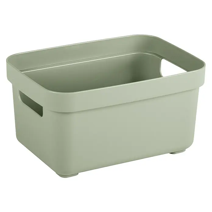 Sunware Aufbewahrungsbox Sigma Home - L x B x H: 17,7 x 12,8 x 9,3 cm, Kunststoff, Hellgrün - Nahaufnahme einer hellgrünen, rechteckigen Aufbewahrungsbox aus Kunststoff mit Griffen, die auf einem schwarzen Hintergrund steht.