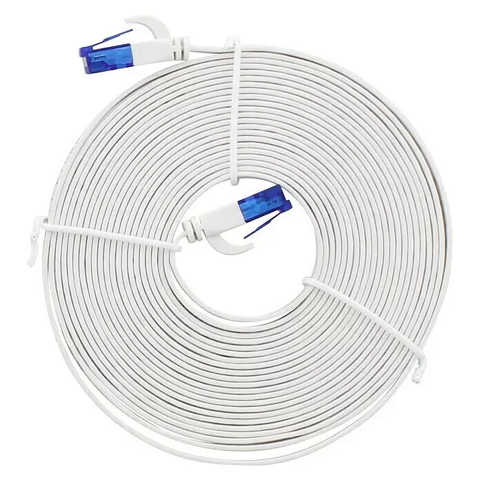 Hama Netzwerk-Kabel - Länge: 5 m, Weiß, RJ45-Stecker, Bis zu 10 Gbit/s - Aufgerolltes weißes flaches Ethernet-Kabel mit blauen RJ45-Steckern.