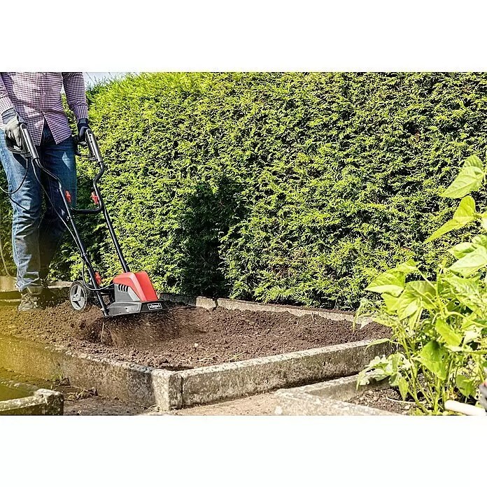 Scheppach Elektro-Bodenhacke MTE460 - Leistung: 1.500 W, Arbeitsbreite: 45 cm, Arbeitstiefe: 22 cm - Anwendungsbeispiel