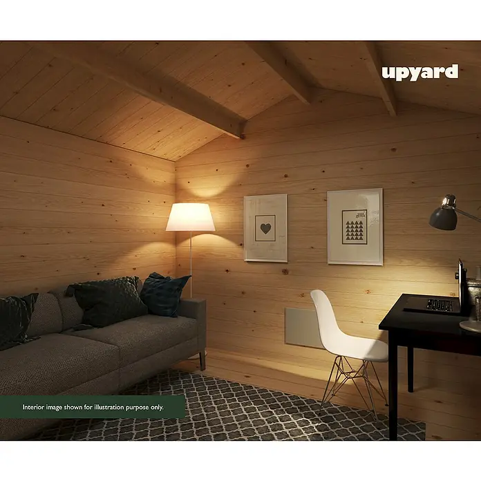 Upyard Gartenhaus Syrah - Außenmaß inkl. Dachüberstand (B x T): 356 x 358 cm, Holz, Natur - Innenaufnahme eines gemütlichen Holzhauses mit Sofa, Schreibtisch und dekorativen Elementen für Illustrationszwecke.