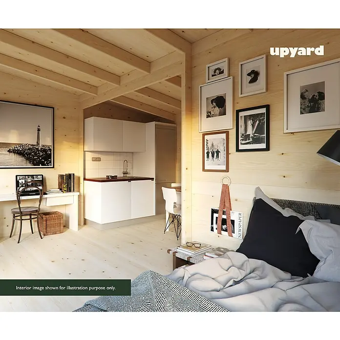 Upyard Gartenhaus Chardonna - Außenmaß inkl. Dachüberstand (B x T): 504 x 591 cm, Holz, Natur - Innenaufnahme eines Upyard-Holzhauses mit Küche, Arbeitsbereich und Schlafbereich, die das flexible und gemütliche Design des Hauses zeigt.